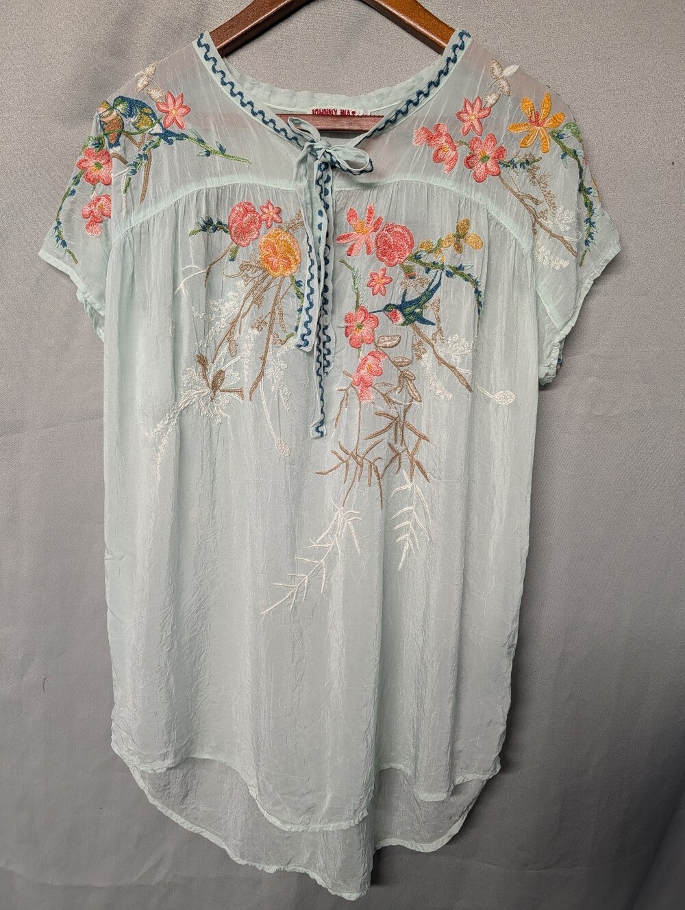 Johnny Was Aqua Tie-Neck Tunic with Flowers + Hummingbird Embroidery Size Small
